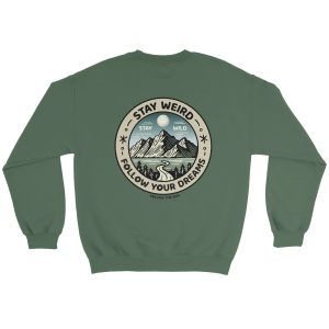 Felpa bianca con grande illustrazione di un vecchio furgone camper verde e scritta ad arco “LA CULTURA DELLA FUGA!” stampata sulla schiena.